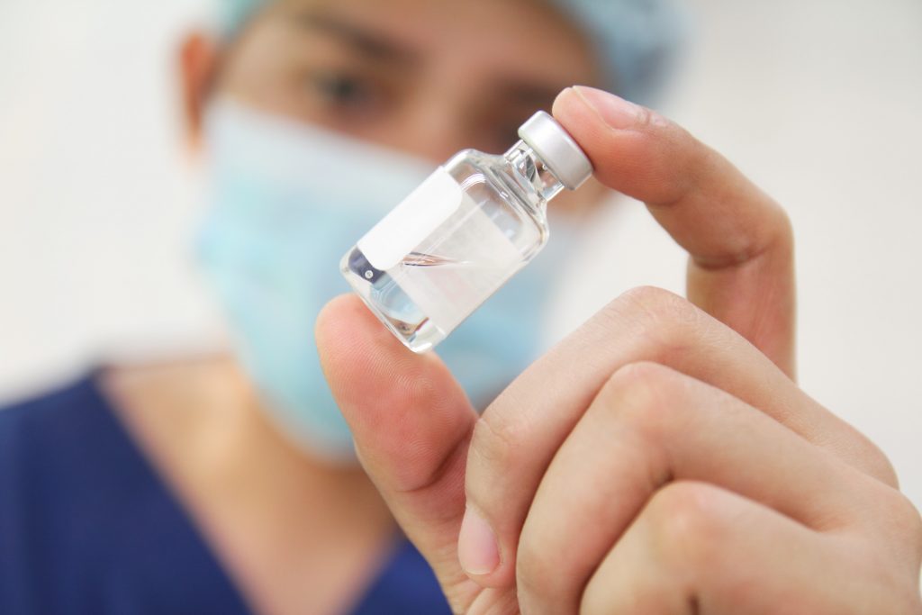Asistent medical din Constanța, decedat după ce s-a vaccinat împotriva COVID-19. Bărbatul ar fi avut probleme cu băutura!