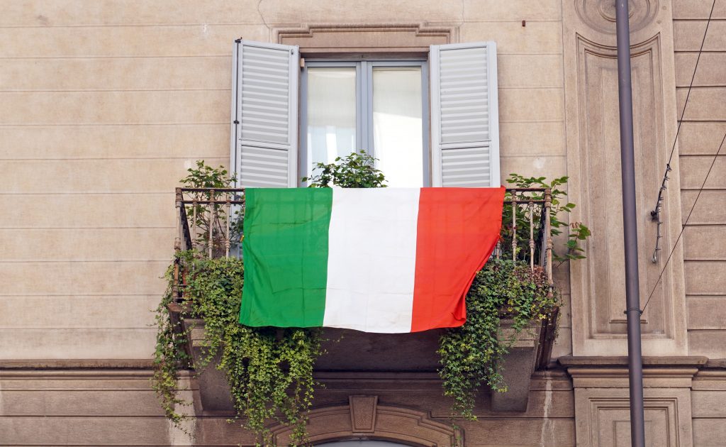 Italia a prelungit restricțiile pentru limitarea răspândirii COVID-19, dar anunță unele relaxări în timpul zilelor lucrătoare