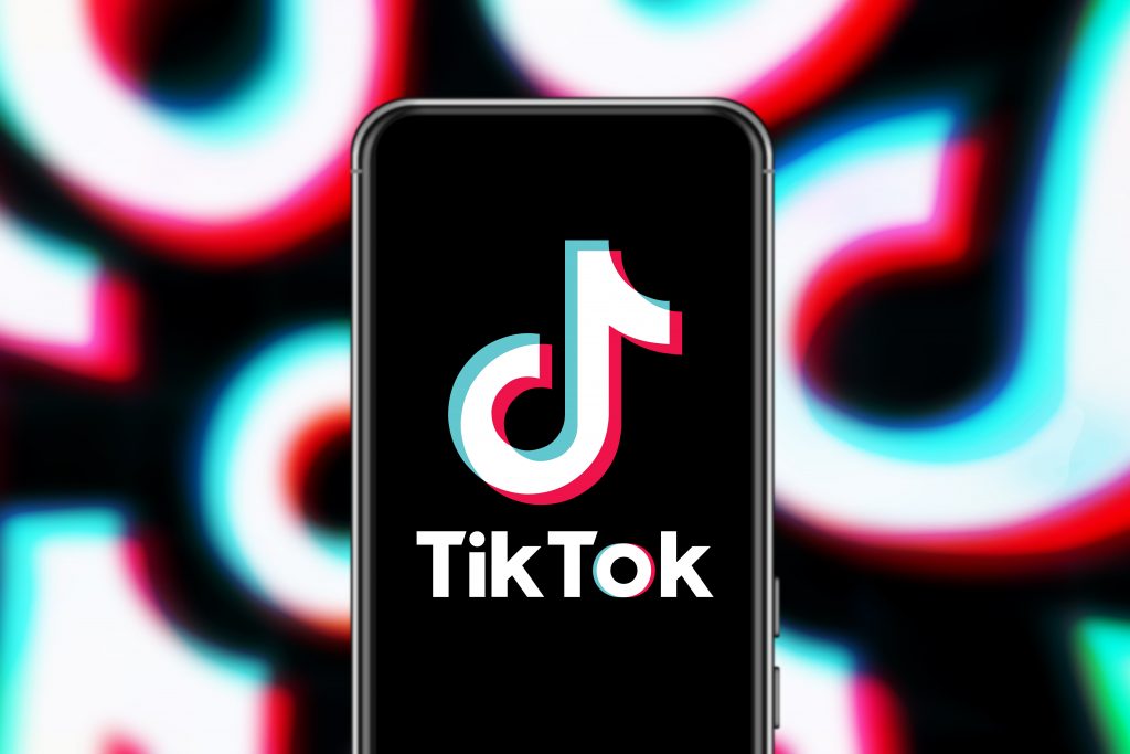 O fetiță de doar zece ani a murit sufocată în urma unei provocări pe TikTok. Cum s-a întâmplat totul
