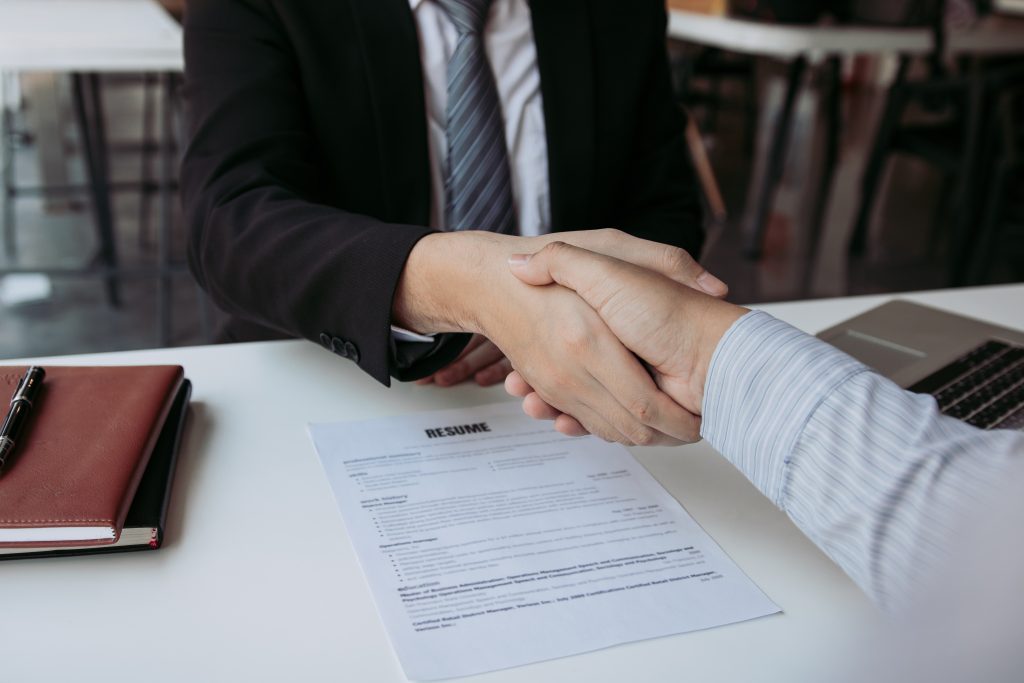 BestJobs: Nivelul minim salarial așteptat de românii aflați în căutarea unui loc de muncă în 2021 este de 2.350 lei net pe lună