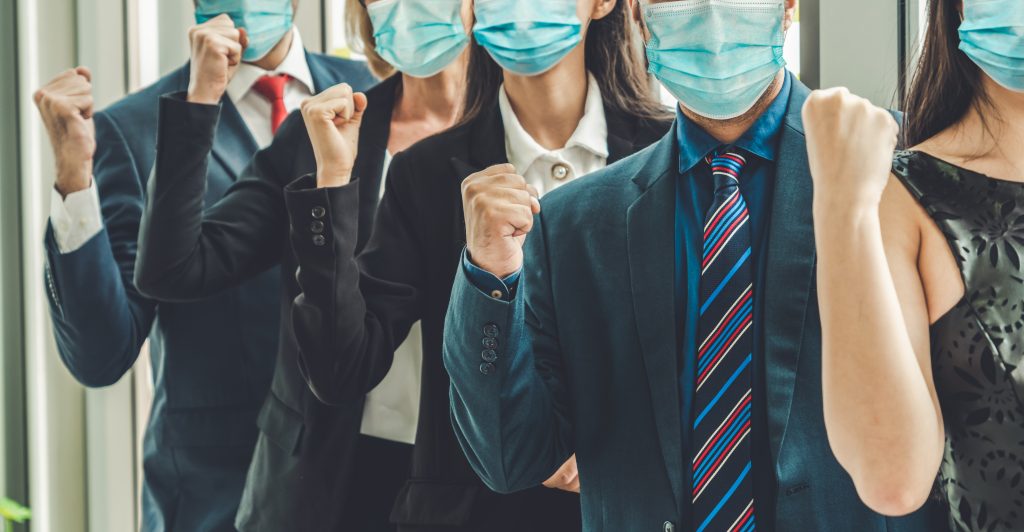 Metoda prin care un anagajtor vrea să își convingă angajații să se vaccineze anti-COVID-19: „Asta am voie să fac!”