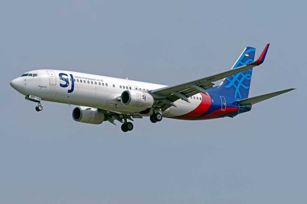 Un avion Boeing 737-500, vechi de 26 de ani, s-ar fi prăbușit în Indonezia după ce dispăruse de pe radar! Zeci de persoane date dispărute! – VIDEO
