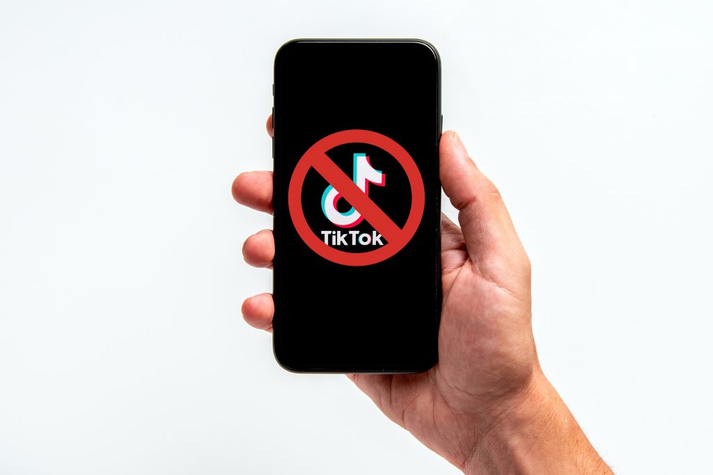 Senatul SUA ia în calcul interzicerea TIKTOK. Care sunt motivele invocate