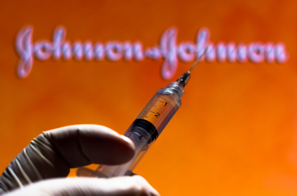 SUA aprobă oficial vaccinul anti-Covid de la Johnson & Johnson, primul ser care se administrează într-o singură doză