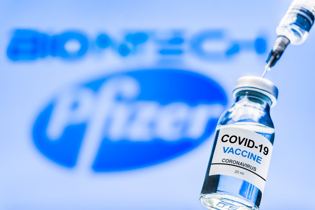 Peste 40 de milioane de doze de vaccin împotriva COVID-19 au fost administrate la nivel mondial