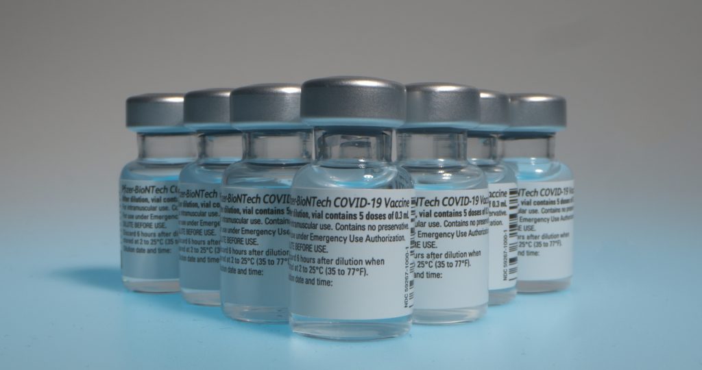 Câte doze de vaccin anti-COVID-19 au fost irosite în România de la începutul campaniei de vaccinare / Clujul, primul în top!