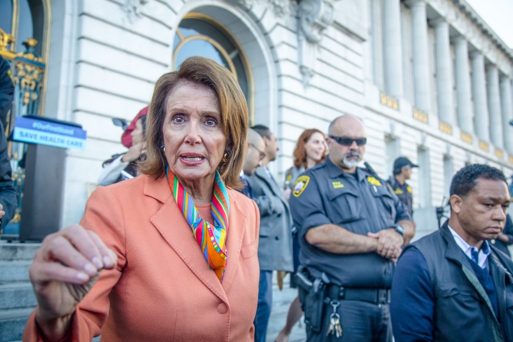 Noi detalii despre asaltul de la Capitoliu! O femeie i-ar fi furat laptopul lui Nancy Pelosi pentru a-l vinde serviciilor secrete ruse