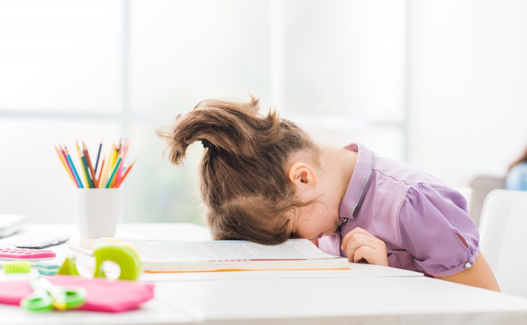 Eleve cu dizabilități au primit interzis la cursuri în perioada menstruației