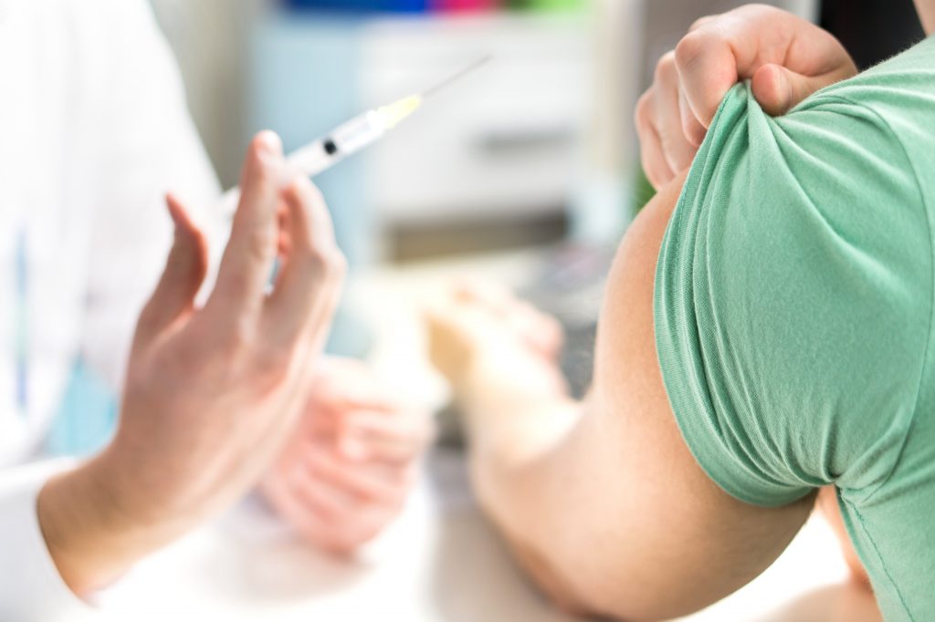 Câți români ar urma să fie vaccinați în fiecare zi în ianuarie. Coordonatorul campaniei de vaccinare a făcut anunțul