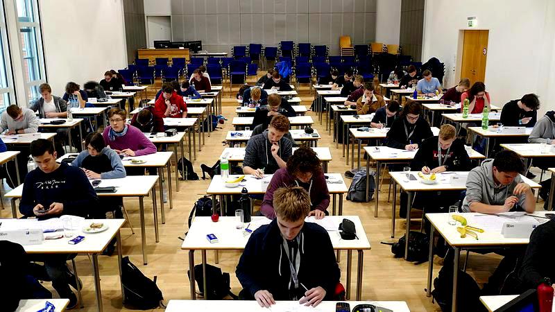 Şcolile din Anglia şi Irlanda de Nord, fără examene în 2021. Pentru ce soluție au optat