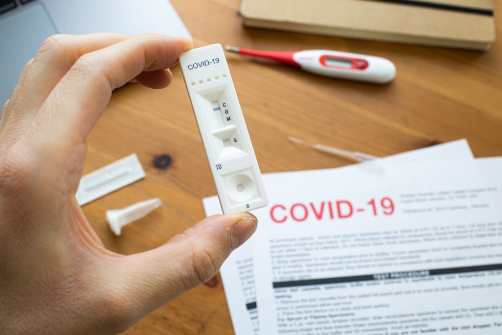 Testele rapide vor fi luate în calcul în raportările zilnice privind îmbolnăvirile de COVID-19