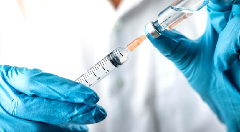 Câte persoane s-au vaccinat anti-COVID-19 în România, din 27 decembrie și până acum. Numărul de efecte adverse înregistrate