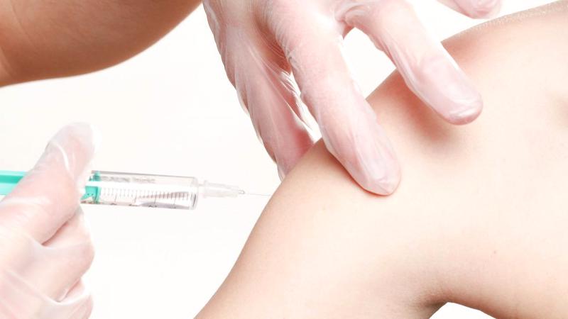 CNCAV a anunțat care este numărul persoanelor vaccinate sâmbătă. Câte reacții adverse s-au înregistrat