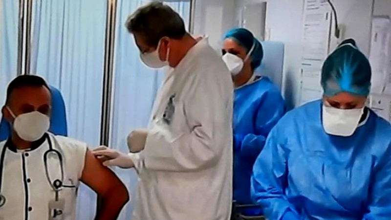 Adrian Marinescu, vaccinat din nou de Adrian Streinu-Cercel. “O onoare!” Mesaj ferm pentru români cu privire la imunizare