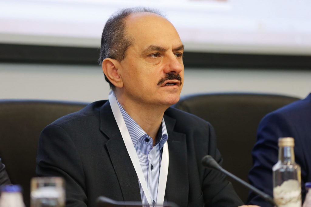 Prof. dr. Virgil Păunescu, anunț înfiorător: “Primii vaccinați vor ieși de sub imunitate și vor începe din nou să se îmbolnăvească!” Cum putem evita un dezastru