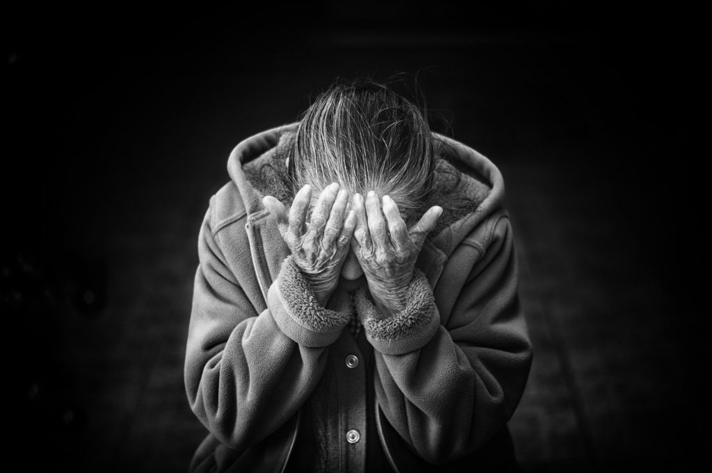 Bărbat din Timișoara, trimis în judecată după ce ar fi încercat să omoare o femeie de 70 de ani