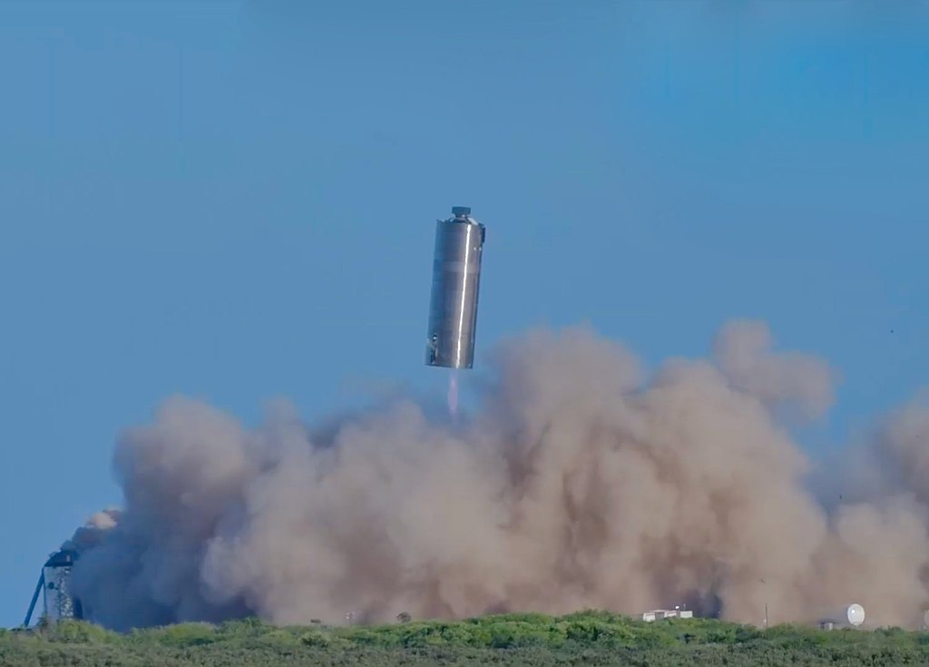 Incidente pe bandă rulantă cu rachetele lui Elon Musk. Un prototip SpaceX a explodat la aterizare! (VIDEO)
