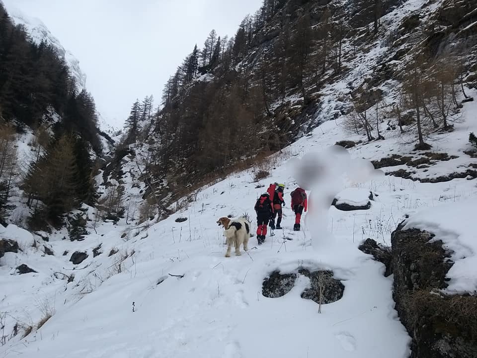 Turiști blocați pe Platoul Bucegi. Salvamontiștilor le-au trebuit 5 ore să-i coboare de pe munte!