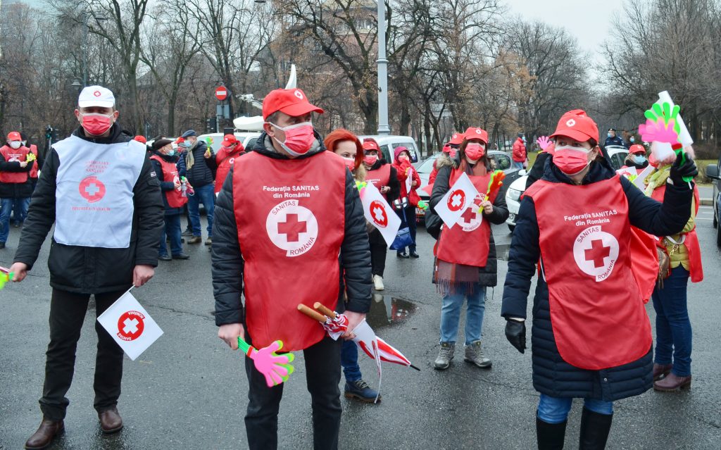 Sanitas protestează din nou: „Riscăm declanşarea unei avalanşe de reacţii spontane, incontrolabile ale angajaţilor din Sănătate şi Asistenţă Socială, care ar putea aduce cele două sisteme în colaps”