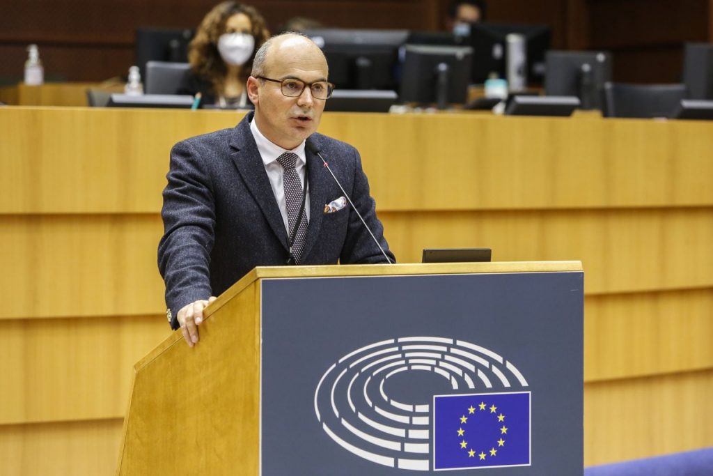 Rareș Bogdan rămâne încă trei ani lider al delegației PNL – PPE din Parlamentul European