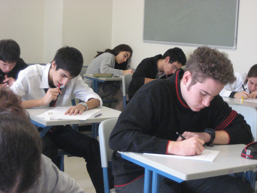 Ministerul Educației a stabilit datele pentru simulările la evaluare națională și bacalaureat. Urmează o lună de foc pentru toți elevii din România!