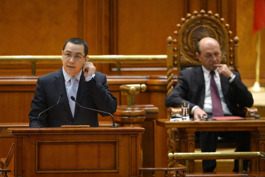 Victor Ponta, despre Traian Băsescu: „Dacă nu apare două luni la tv, moare”