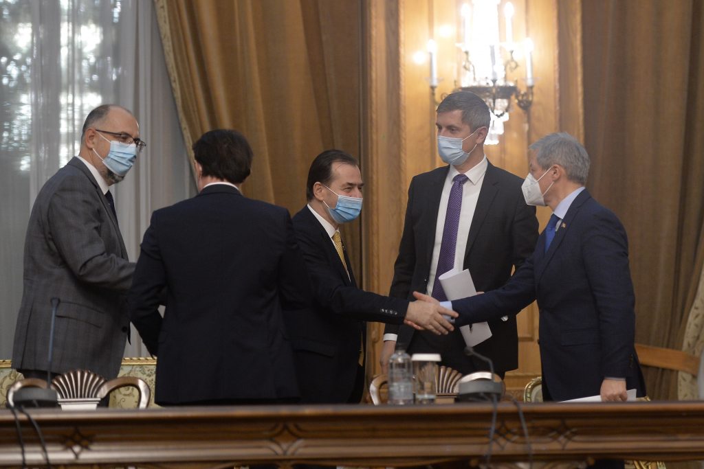 Cum și-a împărțit coaliția de guvernare prefecții la miez de noapte. Liberalii dau Capitala pe mâna celor de la PLUS și Clujul merge la UDMR