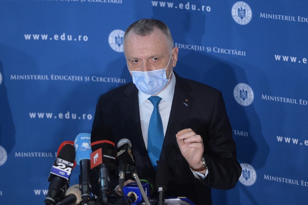 Cîmpeanu: Trecerea școlilor în online trebuie corelată cu presiunea pe spitale. Nu putem să mutăm examenele naționale