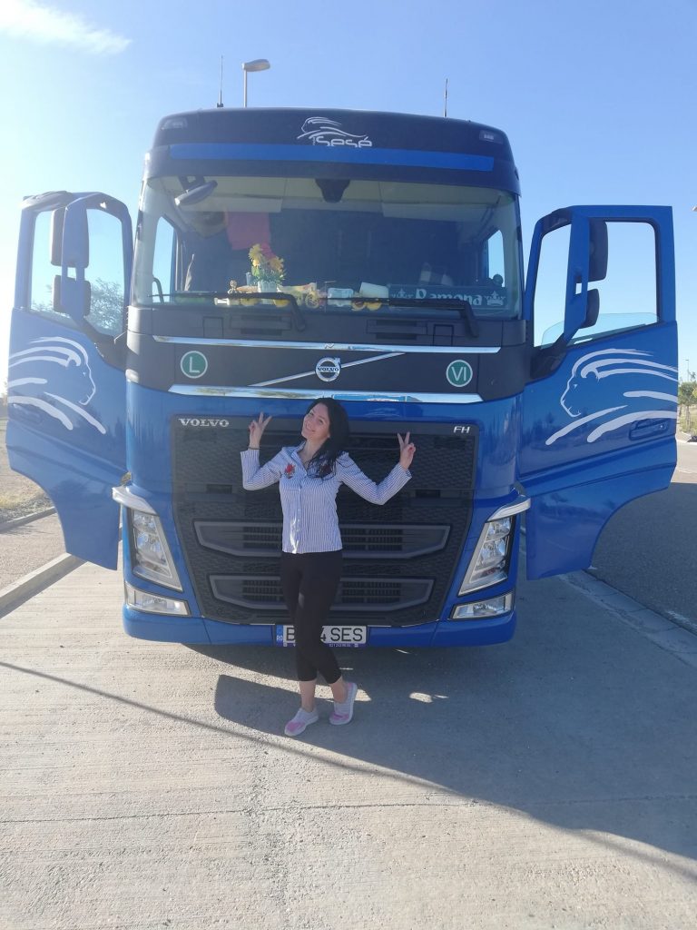 Șoferiță de TIR din România, prădată de un conațional într-o parcare din Europa. Femeia a rămas fără motorină (FOTO – VIDEO)