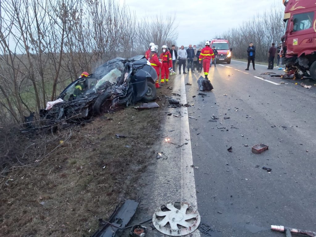 Accident grav în Timiș! Din păcate, șoferul a decedat (FOTO)