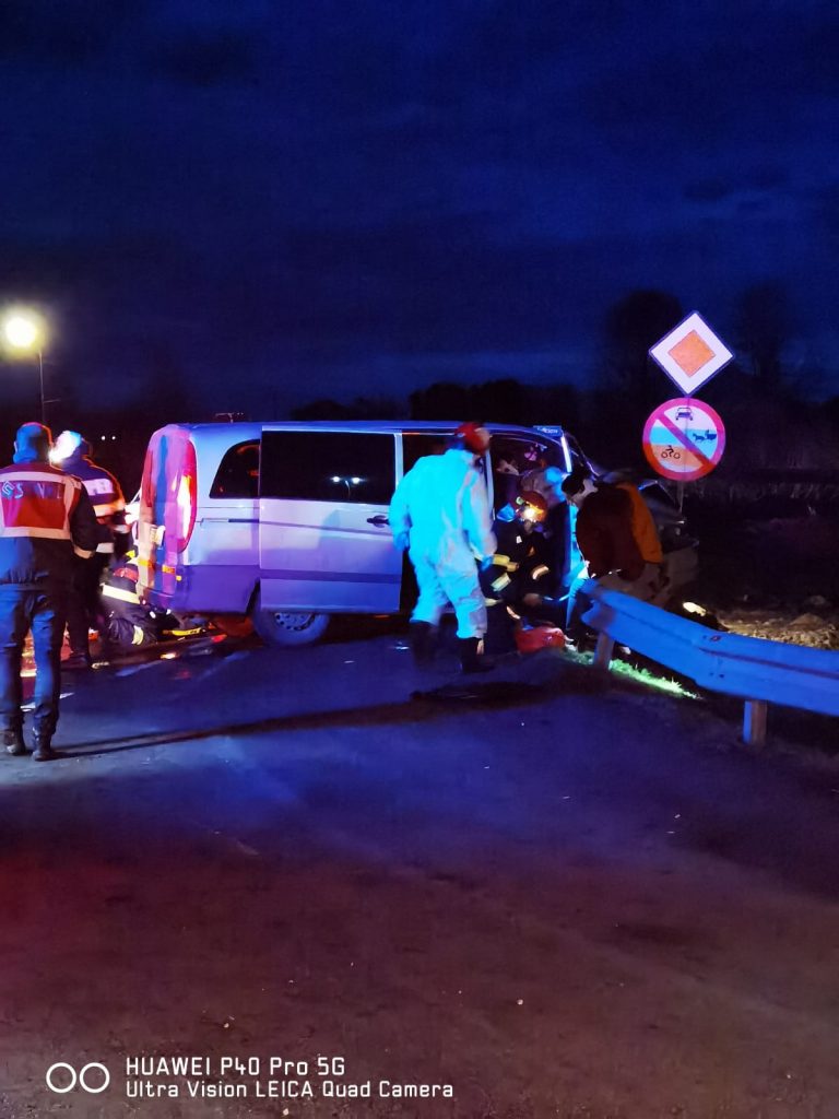 Accident grav în județul Sibiu, soldat cu un mort și șase răniți (VIDEO & FOTO)