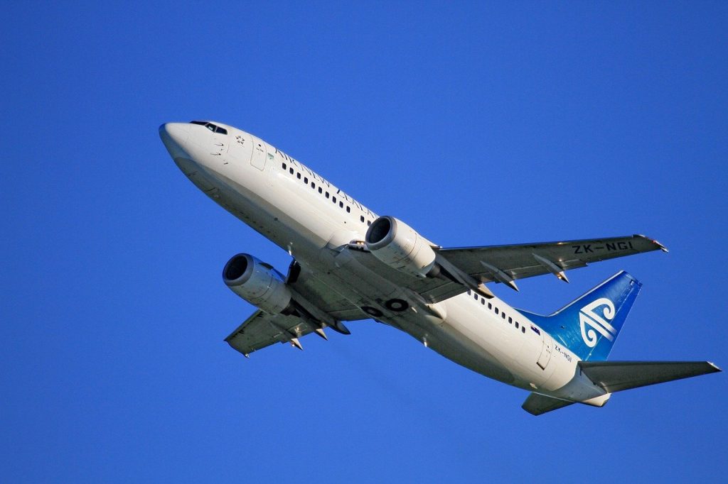 Veste bună! Companiile aeriene lucrează la o aplicație care ar permite pasagerilor să călătorească fără carantină
