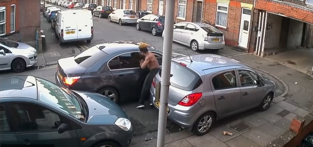 Români atacați în Anglia. Gabriel, șofer de taxi, a fost înjunghiat mortal de un puști de 15 ani! (VIDEO)