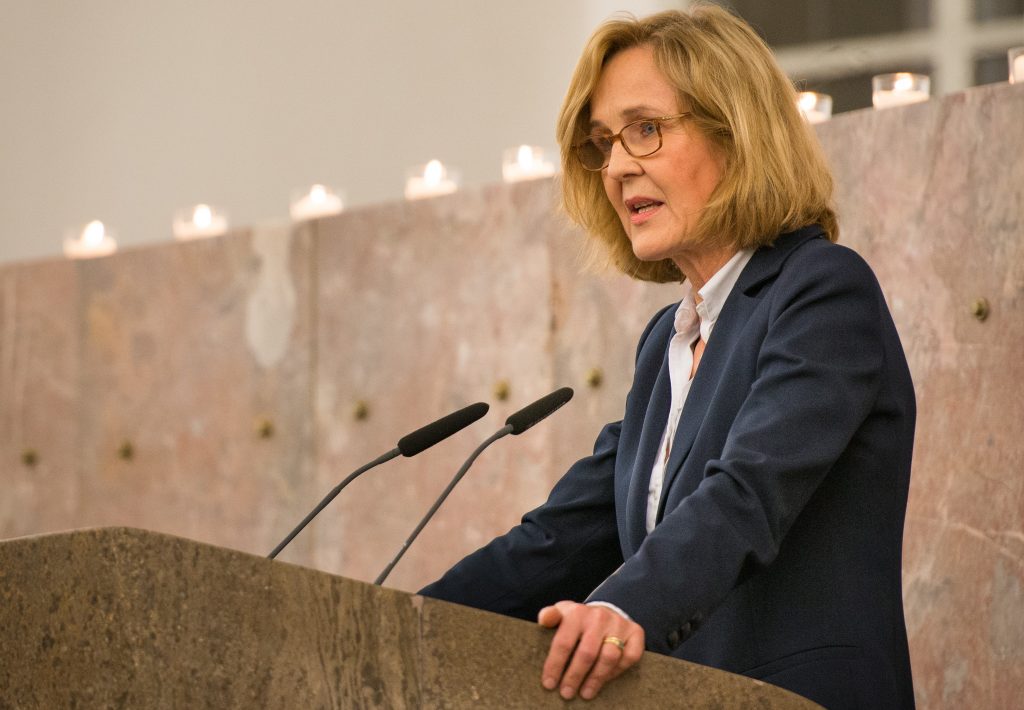 Președintele Consiliului barourilor și al societăților de drept din Europa ”bate obrazul” ministrului Justiției, Procurorului General și CSM: ”Avocații nu trebuie identificați cu clienții lor sau cauzelor clienților lor”