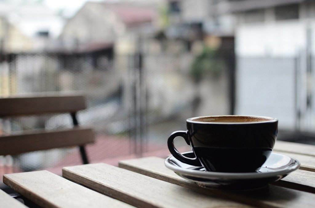 Italia relaxează restricțiile. S-au redeschis barurile și cafenelele: „E minunat să vii aici și să vorbești cu oamenii”