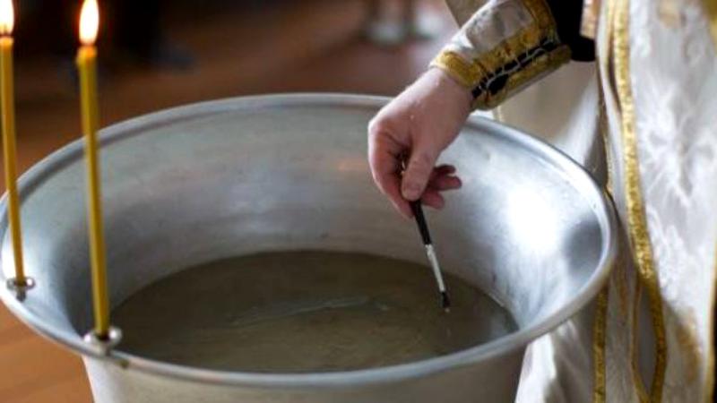 SCANDAL la Biserica Ortodoxă Română din Eastham, după ce un preot a pus niște condiții „aberante” pentru a boteza copilul unor români din Londra