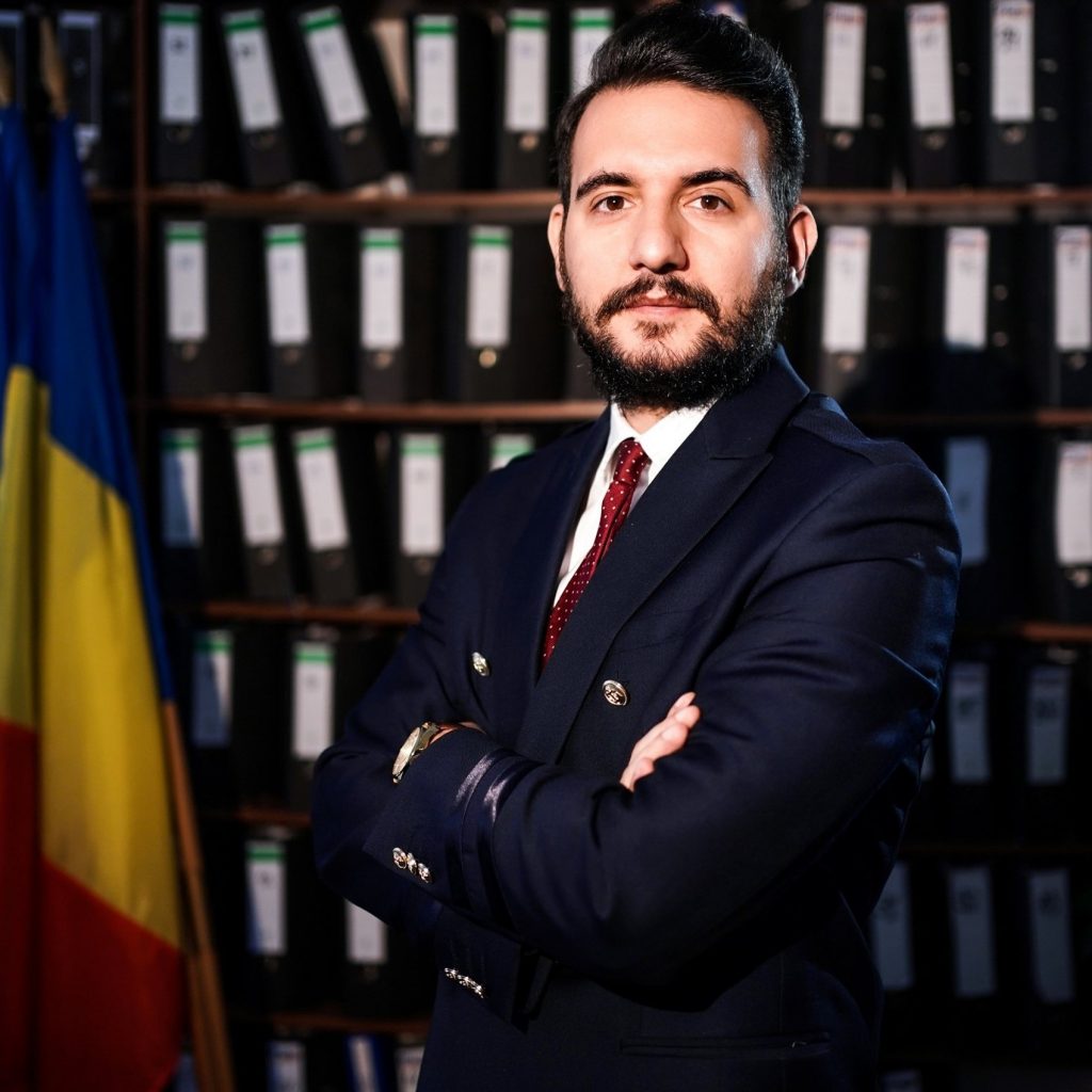 Bărbat reținut de procurori după ce a amenințat că îl va măcelări pe unul dintre cei mai cunoscuți avocați din România. „Te tai ca pe porc!” (EXCLUSIV)