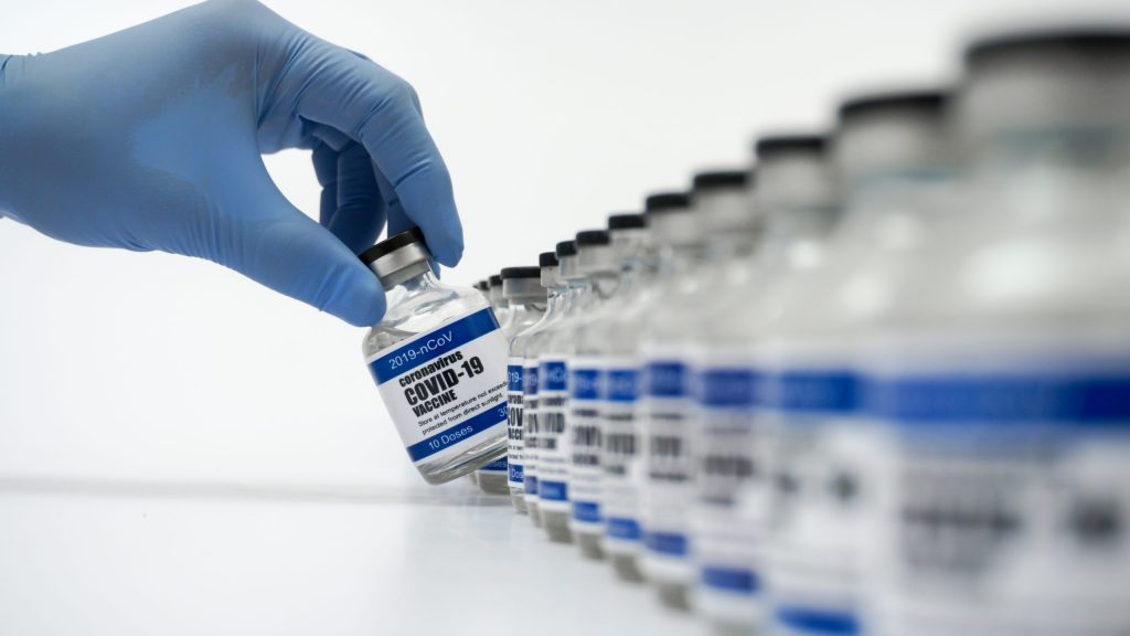 Criză de doze anti-COVID la Galați! Zeci de persoane, reprogramate pentru vaccinare. Reacția DSP