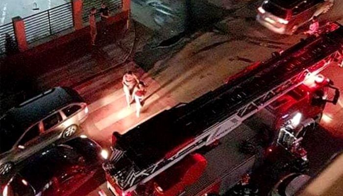 Explozie într-o clădire din Timișoara. Un bărbat a fost prins sub dărâmături