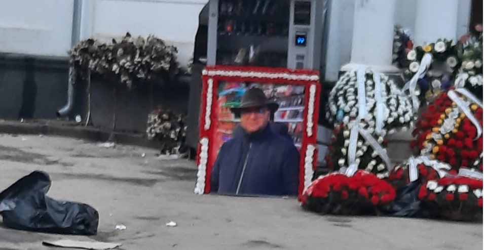 Un afacerist român, mort de COVID-19 în Marea Britanie, ar fi fost îngropat cu acte false, într-un cimitir din București. Poliția a deschis o anchetă! (EXCLUSIV)