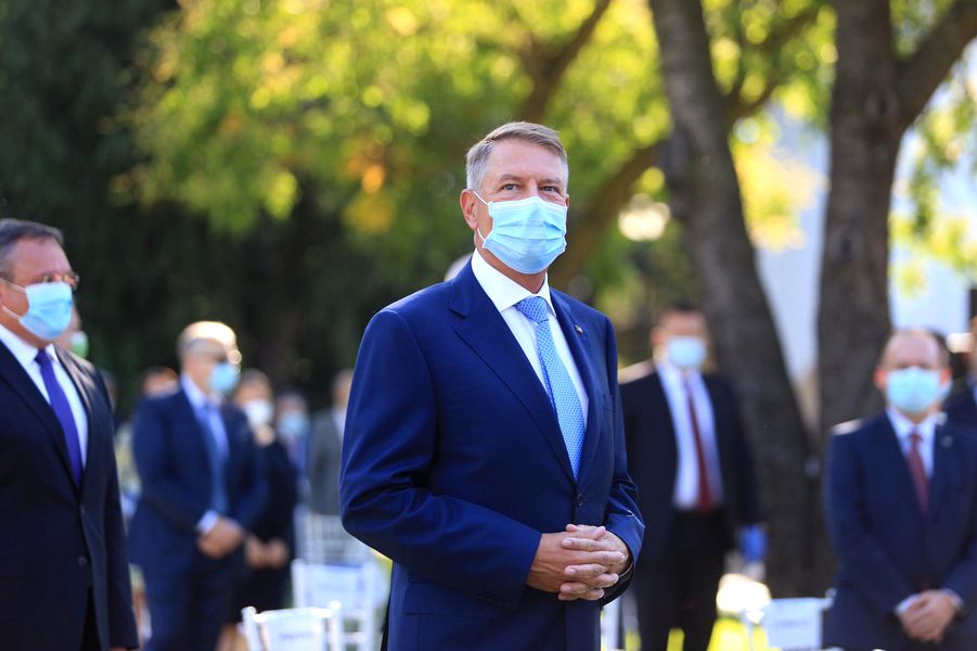 Klaus Iohannis a semnat alte decrete, eliberând din funcție mai mulți judecători și procurori. Cine sunt aceștia