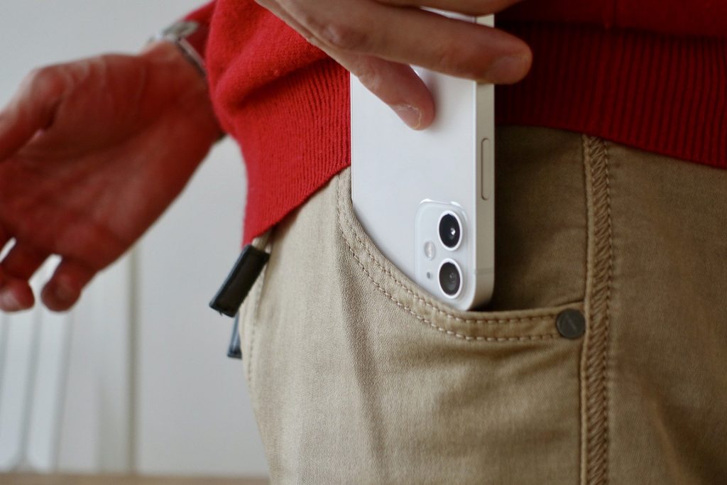 Apple nu va mai produce iPhone 12 Mini. Care este motivul