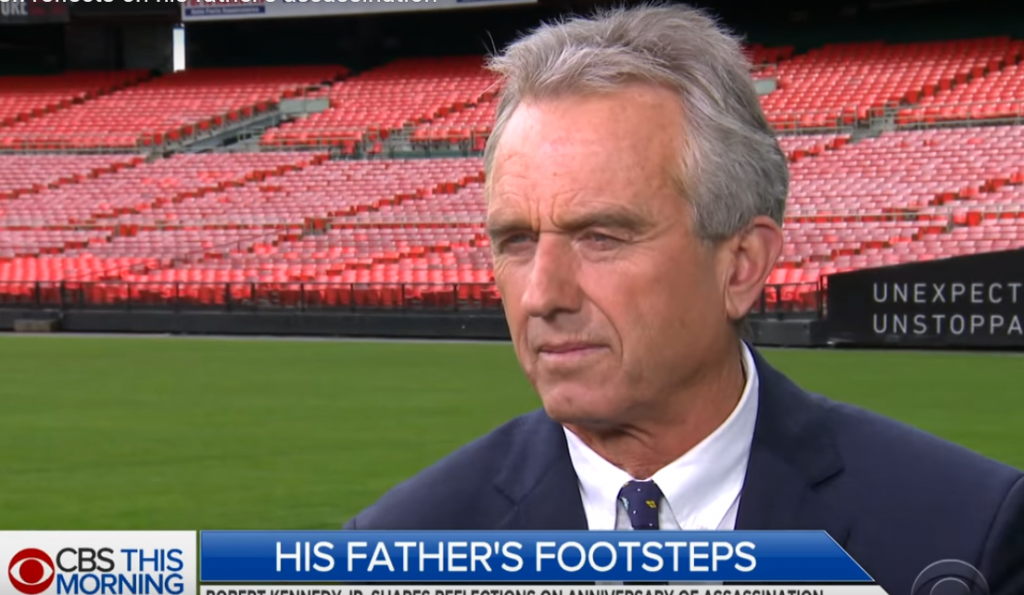 Instagram i-a șters contul lui Robert F. Kennedy Jr, nepotul regretatului președinte american, pentru că ar fi făcut afirmații false despre vaccinul pentru Covid!