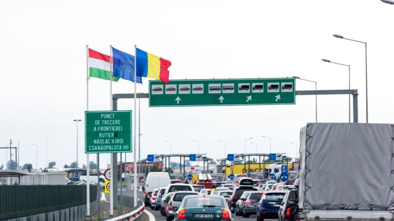 Cozi infernale la punctele de frontieră din vestul țării: Peste 120.000 de români au intrat în țară în ultimele 24 de ore