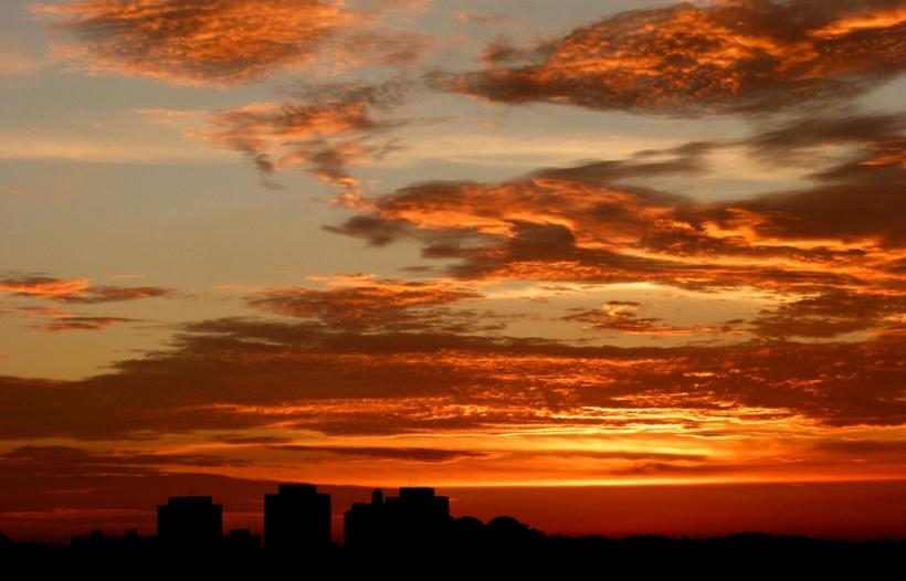 Ploile din România ar putea deveni acide, în perioada următoare, din cauza unui un nor toxic! Ce spun meteorologii, despre fenomen