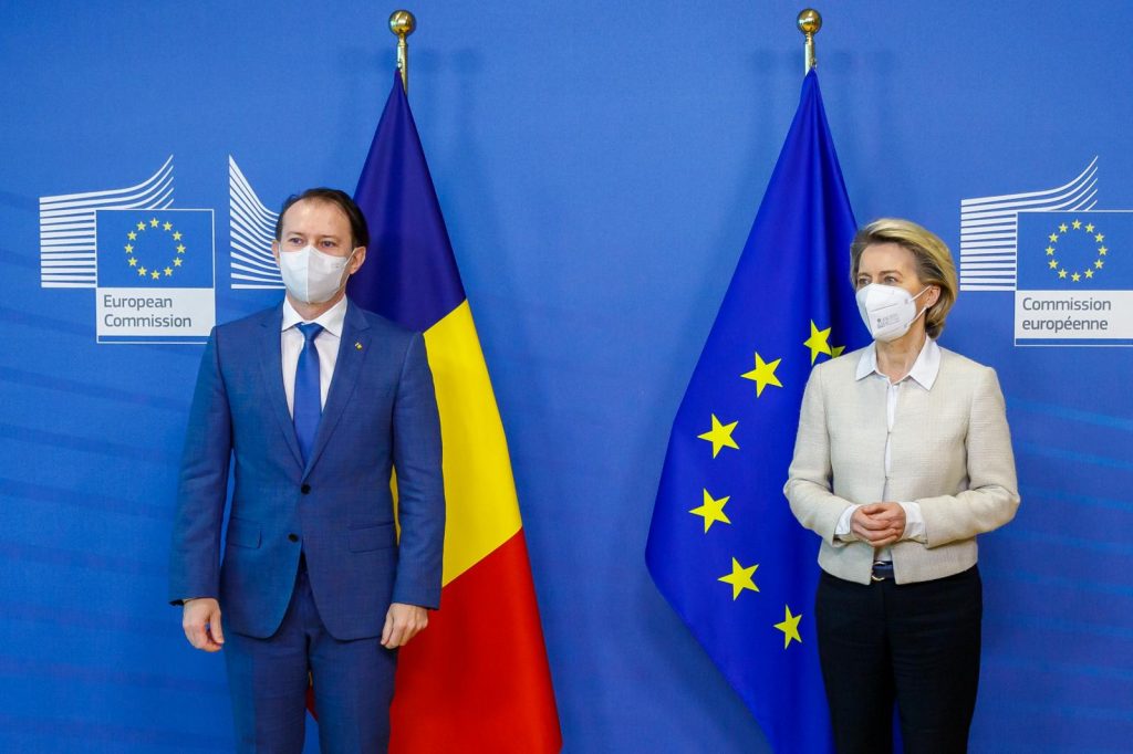 Florin Cîţu anunță: „Am fost felicitaţi de la Bruxelles pentru campania de vaccinare”. Câte doze urmează să primească România în martie