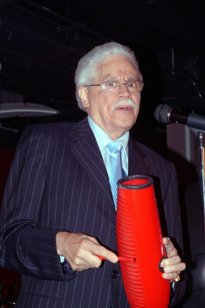 Doliu în lumea muzicii! Un cântăreţ legendar s-a stins din viață
