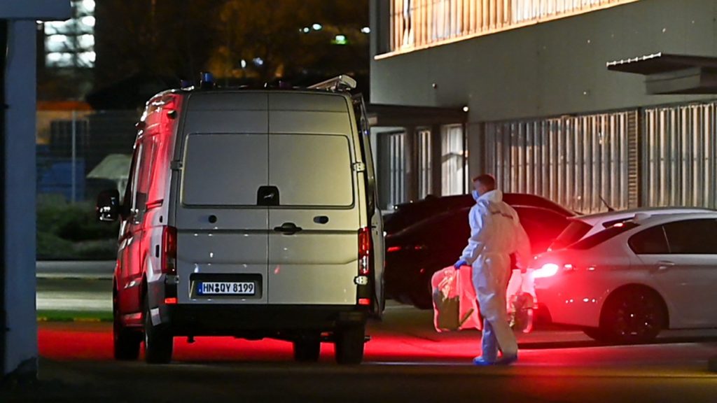 BREAKING NEWS. Trei răniți după explozia unei bombe la sediul central al Lidl din Germania