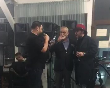 VIDEO. Poliția a descins la o petrecere unde cânta Florin Salam și a împărțit amenzi ca la „dedicații”! Paranghelia de ziua lui Ionică Minune, „turnată” după un live pe Facebook!