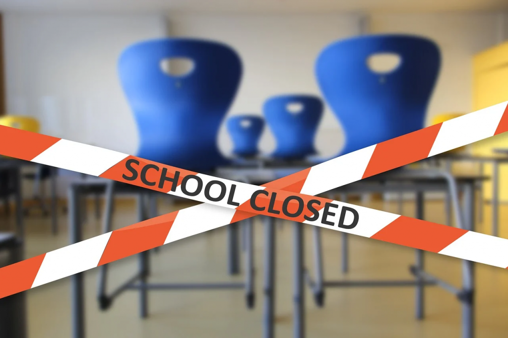Focar de Covid-19 într-un județ din România! Cursurile în 41 de clase, suspendate după ce mai mulți profesori și elevi s-au infectat cu noul coronavirus!